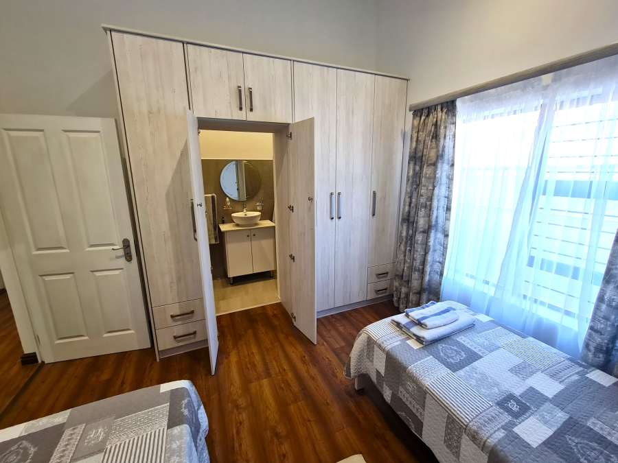 4 Bedroom Property for Sale in Noorsekloof Eastern Cape